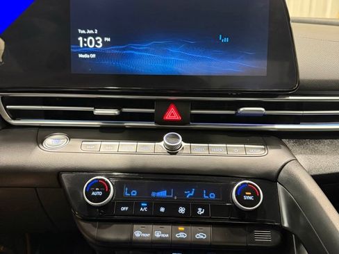 Used 2024 Hyundai Elantra SEL FWD image 10