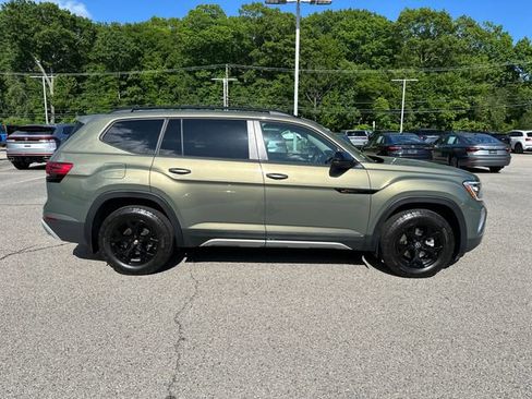 Certified 2024 Volkswagen Atlas Peak Edition SE AWD/4WD image 10
