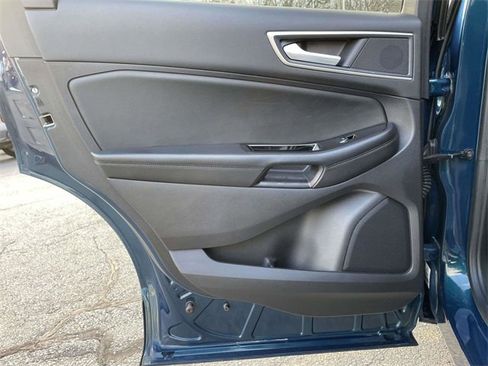 Used 2020 Ford Edge SEL w/ Convenience Package image 16