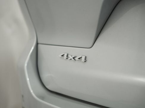 Used 2023 Jeep Grand Cherokee L Limited AWD/4WD image 7