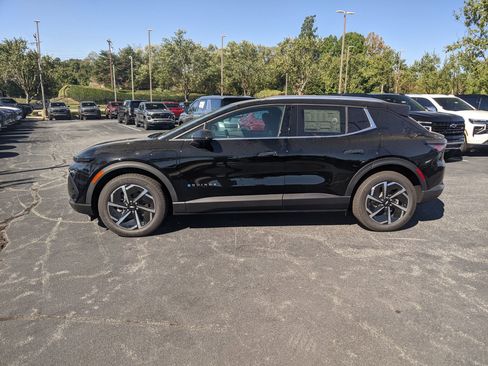 New 2026 Chevrolet Equinox EV LT image 5