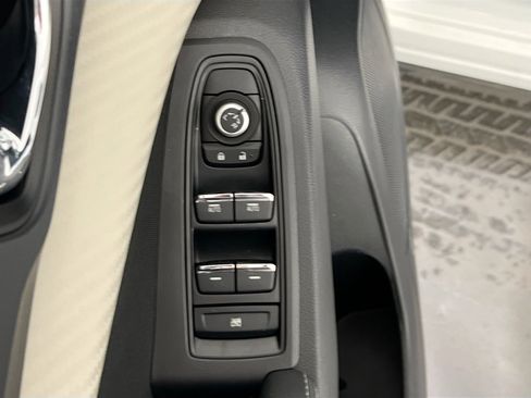 Used 2022 Subaru Ascent Premium w/ Convenience Package image 17