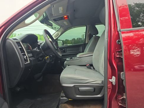 Used 2017 RAM 1500 Express w/ Express Value Package RWD image 14
