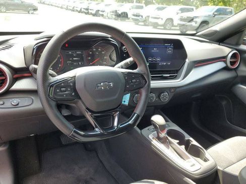 Used 2024 Chevrolet Trax RS w/ Driver Confidence Package FWD image 6