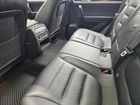 Used 2016 Volkswagen Touareg VR6 AWD/4WD image 29