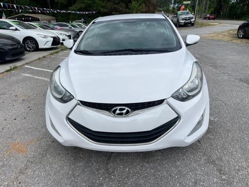 Used 2014 Hyundai Elantra FWD image 3