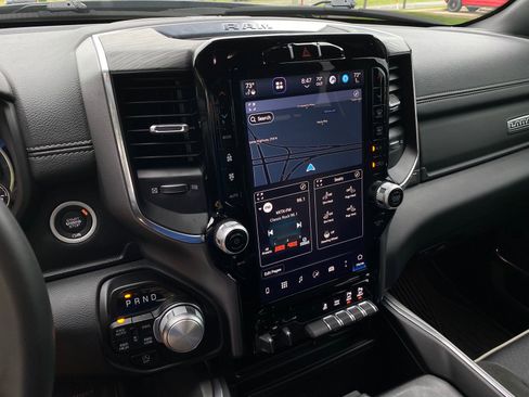 Used 2024 RAM 1500 Laramie AWD/4WD image 16