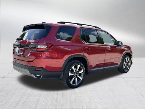 Used 2024 Honda Pilot Elite image 4