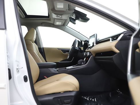 Used 2022 Toyota RAV4 Limited w/ Limited Grade Weather Package image 11