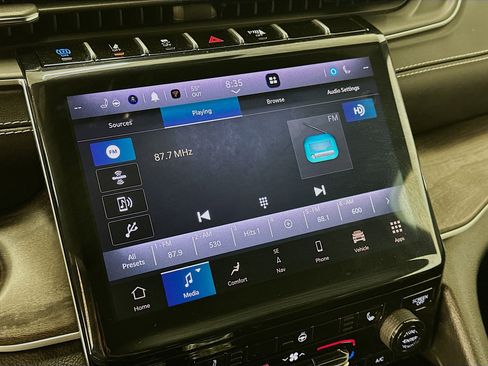 Used 2024 Jeep Grand Cherokee Limited 4xe w/ Trailer Tow Package AWD/4WD image 21