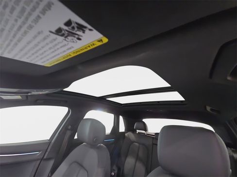 Used 2023 Audi Q3 2.0T Premium Plus w/ Premium Plus Package image 28