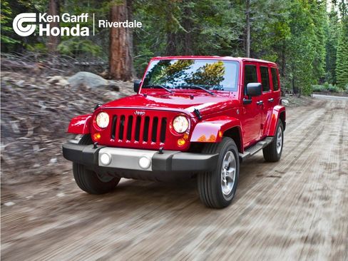 Used 2014 Jeep Wrangler Unlimited Sahara w/ Max Tow Package AWD/4WD image 1