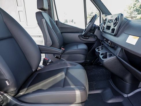 New 2025 Mercedes-Benz Sprinter 2500 image 17