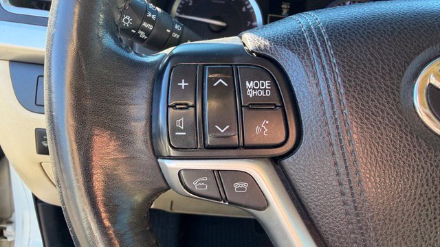 Used 2015 Toyota Highlander XLE AWD/4WD image 21
