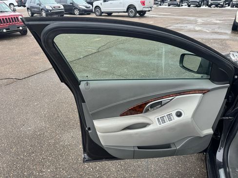 Used 2013 Buick LaCrosse Base image 14