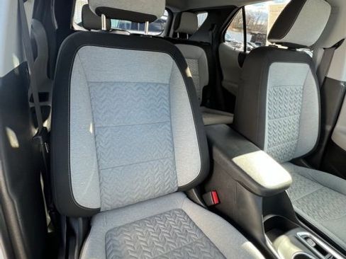 Used 2022 Chevrolet Equinox LS w/ LS Convenience Package image 16