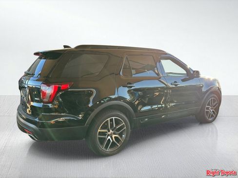 Used 2017 Ford Explorer Sport w/ Equipment Group 401A AWD/4WD image 4