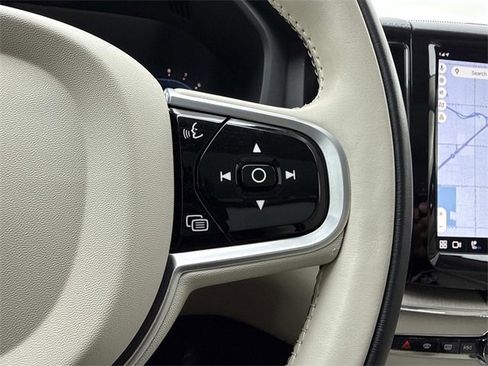 Used 2022 Volvo XC60 B5 Inscription w/ Advanced Package image 23