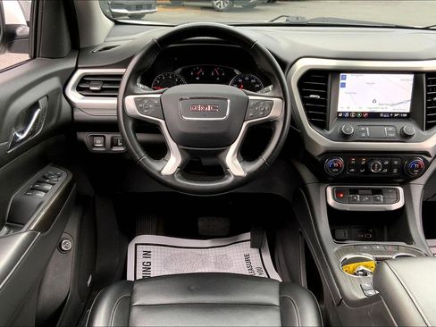 Used 2023 GMC Acadia SLT image 7