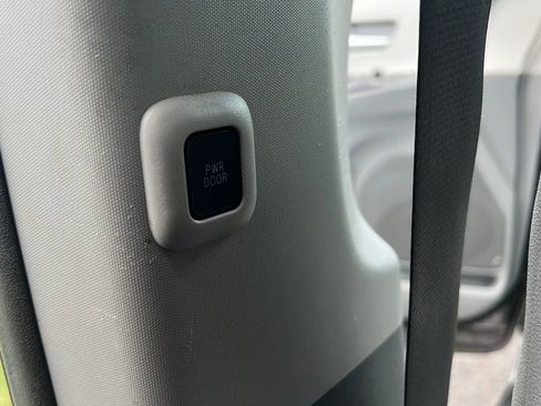 Used 2017 Toyota Sienna XLE Premium image 14