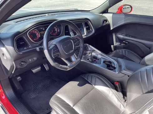 Used 2016 Dodge Challenger SRT Hellcat RWD image 10