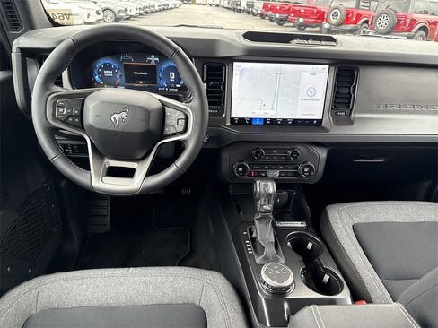 Used 2025 Ford Bronco Big Bend image 23