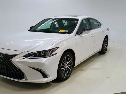 Used 2023 Lexus ES 250 250 w/ Premium Package image 3