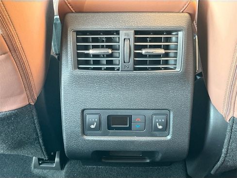 New 2025 Mitsubishi Outlander SEL image 27