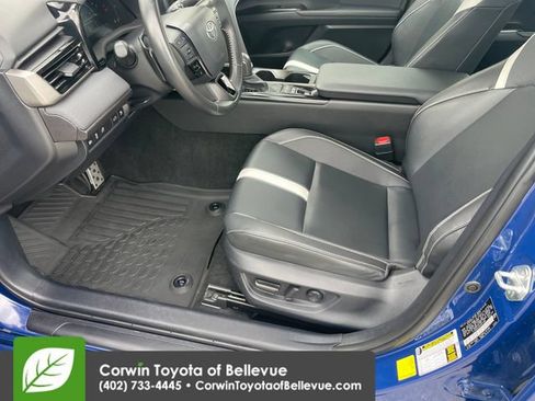Used 2025 Toyota Camry SE FWD image 9