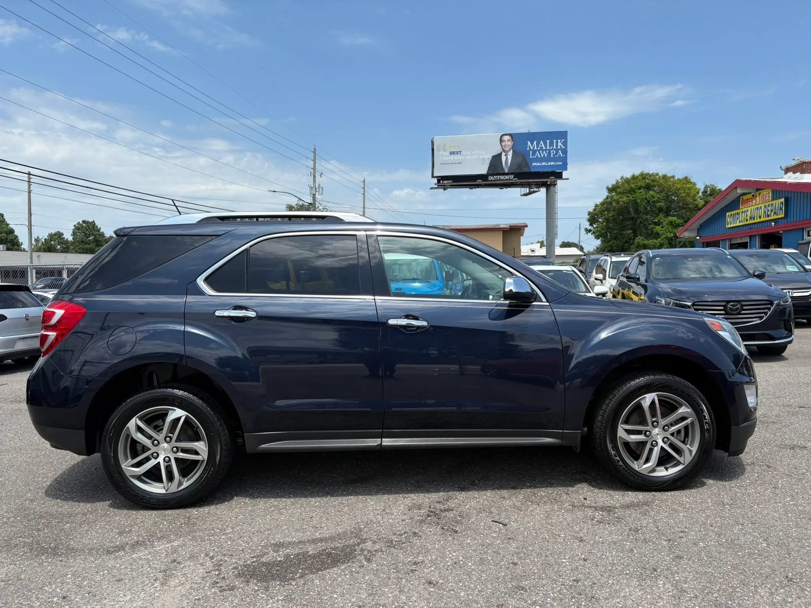 Used 2016 Chevrolet Equinox LTZ w/ Enhanced Convenience Package FWD image 4