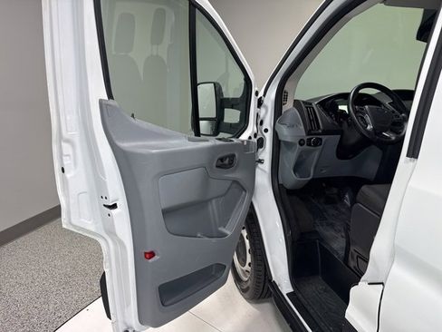 Used 2019 Ford Transit 350 XL image 4