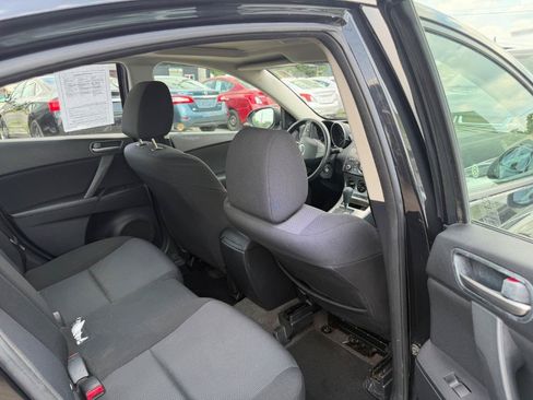 Used 2010 MAZDA MAZDA3 i Touring FWD image 10