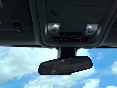 Used 2018 Chevrolet Equinox LS image 18