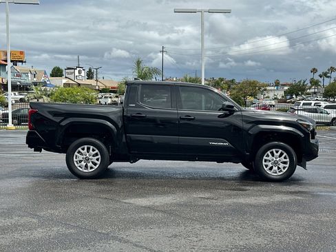 Used 2025 Toyota Tacoma SR5 image 6