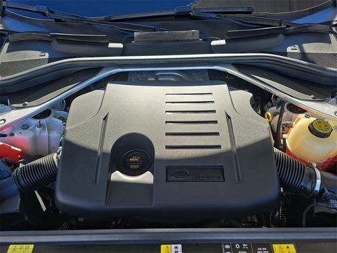 Certified 2024 Land Rover Range Rover Sport Dynamic SE image 32