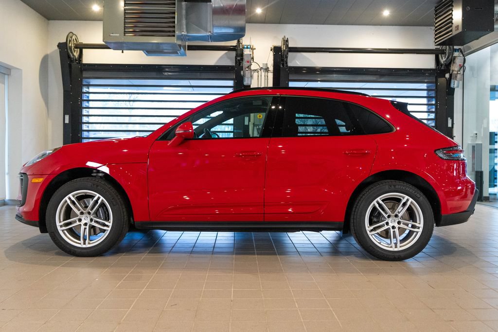 Certified 2026 Porsche Macan AWD/4WD image 2