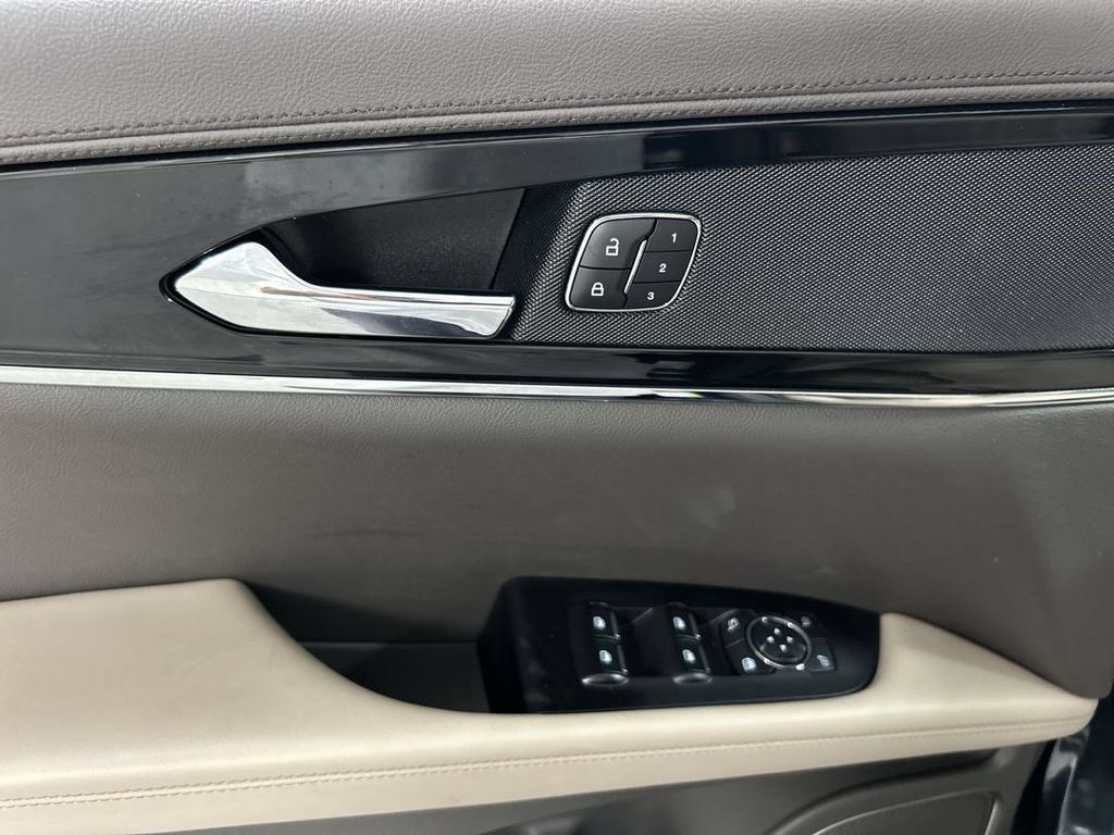 Used 2023 Lincoln Nautilus AWD w/ Premium Package image 11
