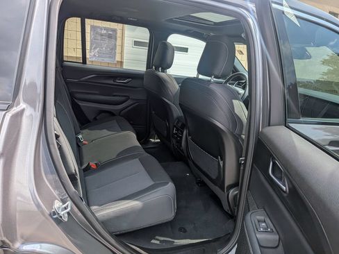 Used 2025 Jeep Grand Cherokee Laredo X w/ Luxury Tech Group I AWD/4WD image 36