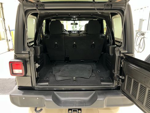 Used 2022 Jeep Wrangler Unlimited Sport AWD/4WD image 13