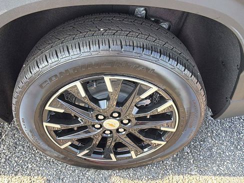 New 2026 Chevrolet Traverse LT w/ Sun and Wheel Package FWD image 13