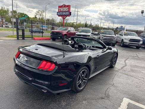 Used 2022 Ford Mustang Premium RWD image 5