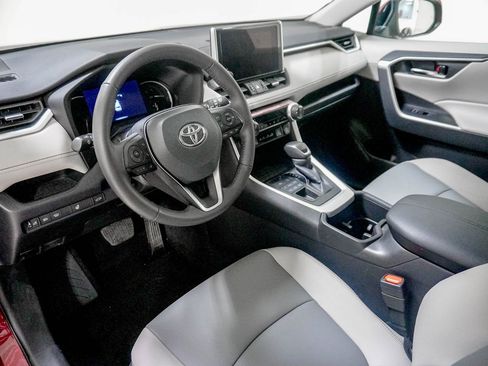 Used 2024 Toyota RAV4 XLE Premium image 21
