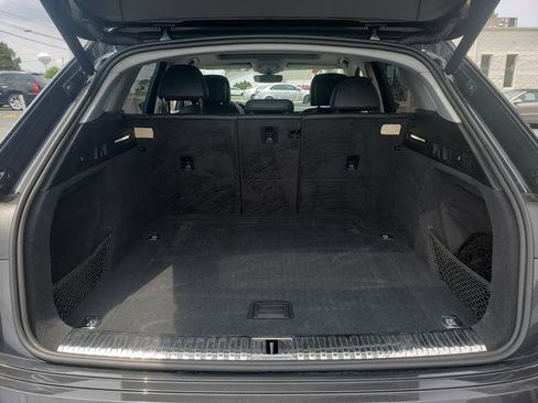 Used 2019 Audi e-tron Prestige w/ Prestige Package image 7