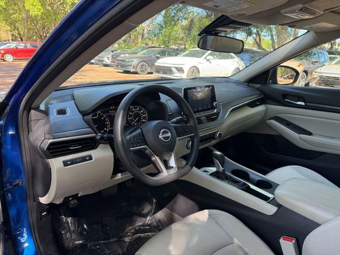 Used 2025 Nissan Altima 2.5 SV image 29