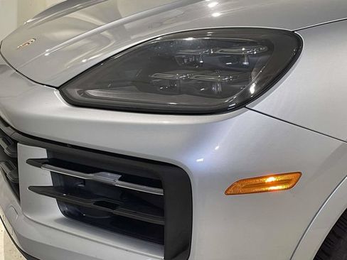 Certified 2025 Porsche Cayenne Coupe AWD/4WD image 15