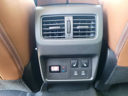 New 2026 Nissan Rogue Platinum w/ Platinum Premium Package AWD/4WD image 10
