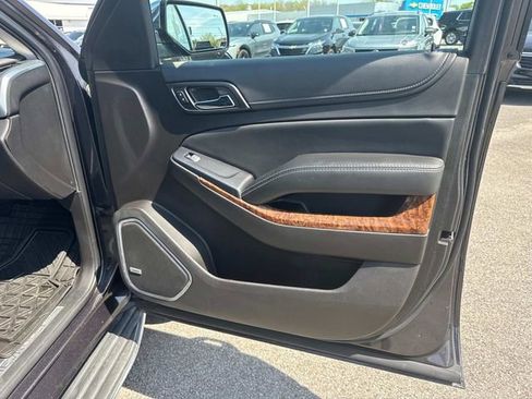 Used 2017 Chevrolet Suburban Premier AWD/4WD image 25
