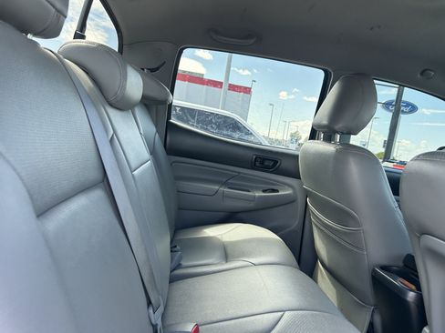 Used 2015 Toyota Tacoma 4x4 Double Cab w/ TRD Off-Road Package image 11