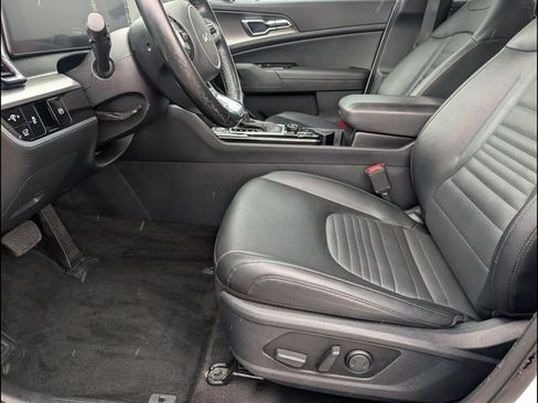 Certified 2025 Kia Sportage SX FWD image 9