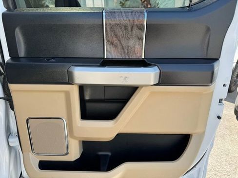 Used 2017 Ford F250 Lariat w/ Lariat Ultimate Package AWD/4WD image 18